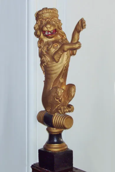 Lion Carving Mace Holder